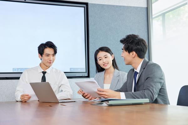 项目融资中的领导力培养与团队协作 图2