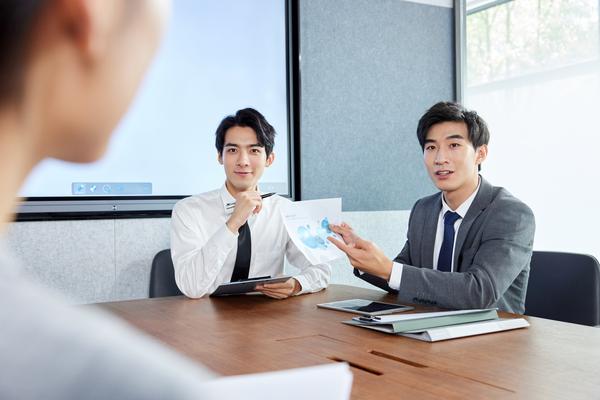 经营战略决策工作在企业中的地位与作用图1