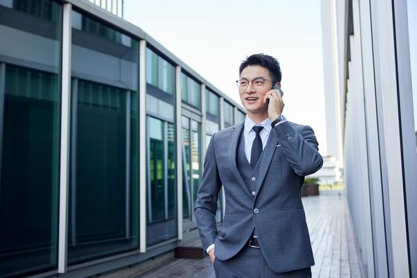 优化企业管理上班环境的策略与实践图1