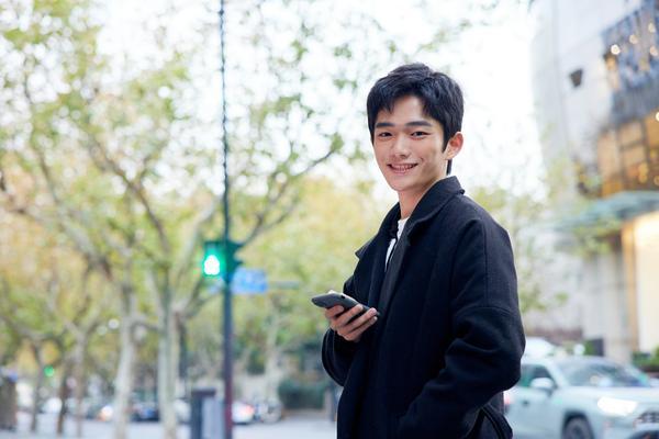 贷款购买手机的还款困境与风险管理路径 图2