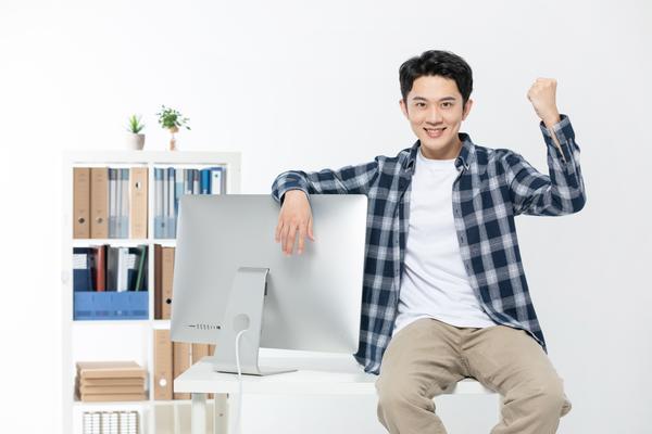 加油：行业发展的前行动力与趋势图 图1