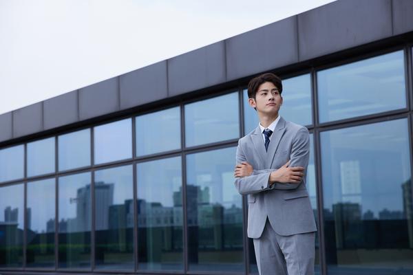 企业管理职场：高效管理的核心要素与实践策略 图2