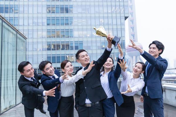 企业转型升级|基层治理与人才困境下的融合发展路径 图2