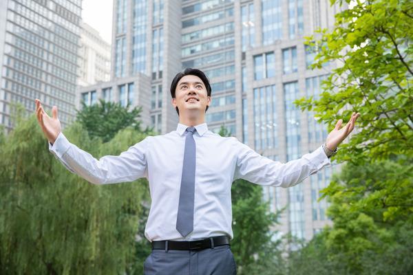 电子商务时代传统企业转型升级的关键策略与实践 图2