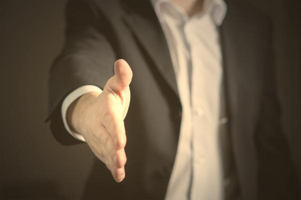 中级人力资源管理师薪资待遇|行业分析与职业发展路径 图2