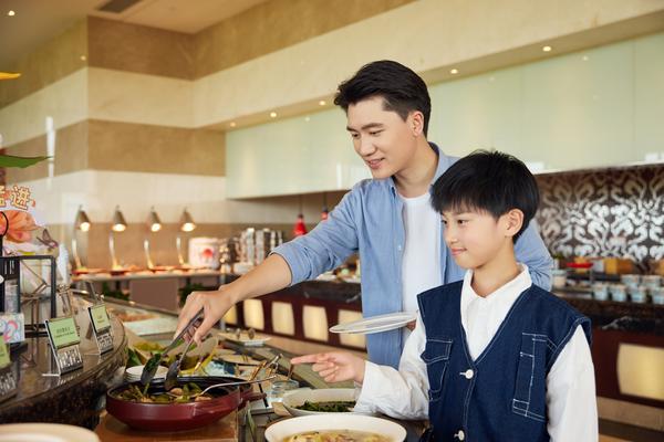 自助餐经营场所管理制度范本|餐饮行业规范化运营指南 图2