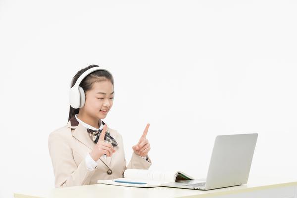 儿童蹦蹦床公园：开启健康娱乐图1