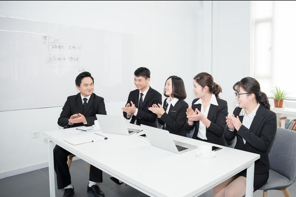 提升领导力，成就职场成功：领导力培养的五键要素图1