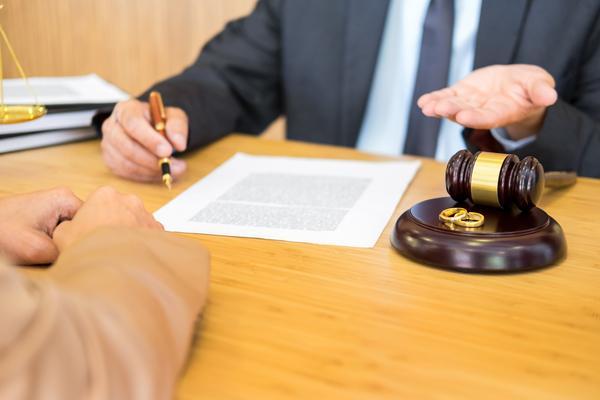 房贷逾期被起诉後开庭多久判决？全流程解剖与法律风险管理 图2