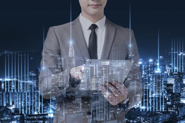 解构酒瓶的商业模式:如何让酒瓶成为消费者心中的时尚符号? 图2